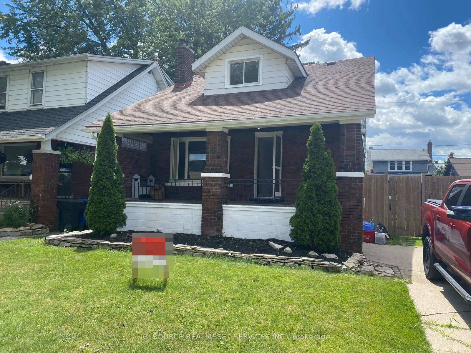 825 Raymo Road • Windsor, ON photo 2