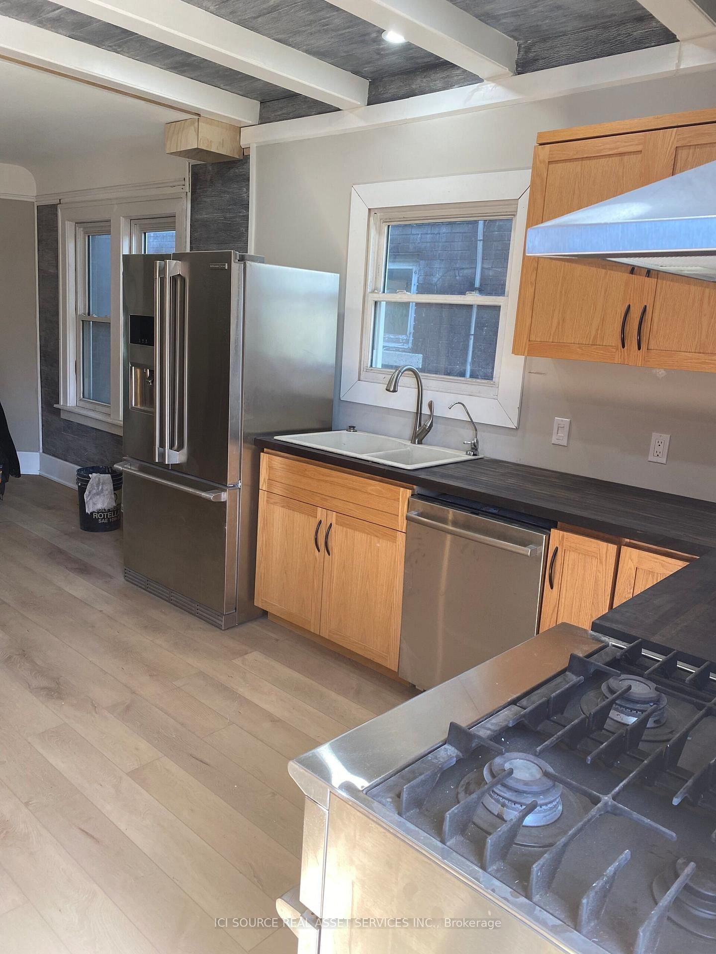 825 Raymo Road • Windsor, ON photo 4