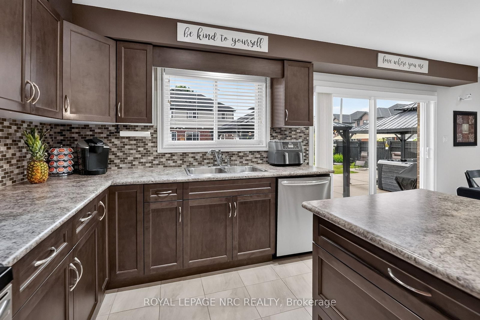 7794 Clendenning Street • Niagara Falls, ON photo 11