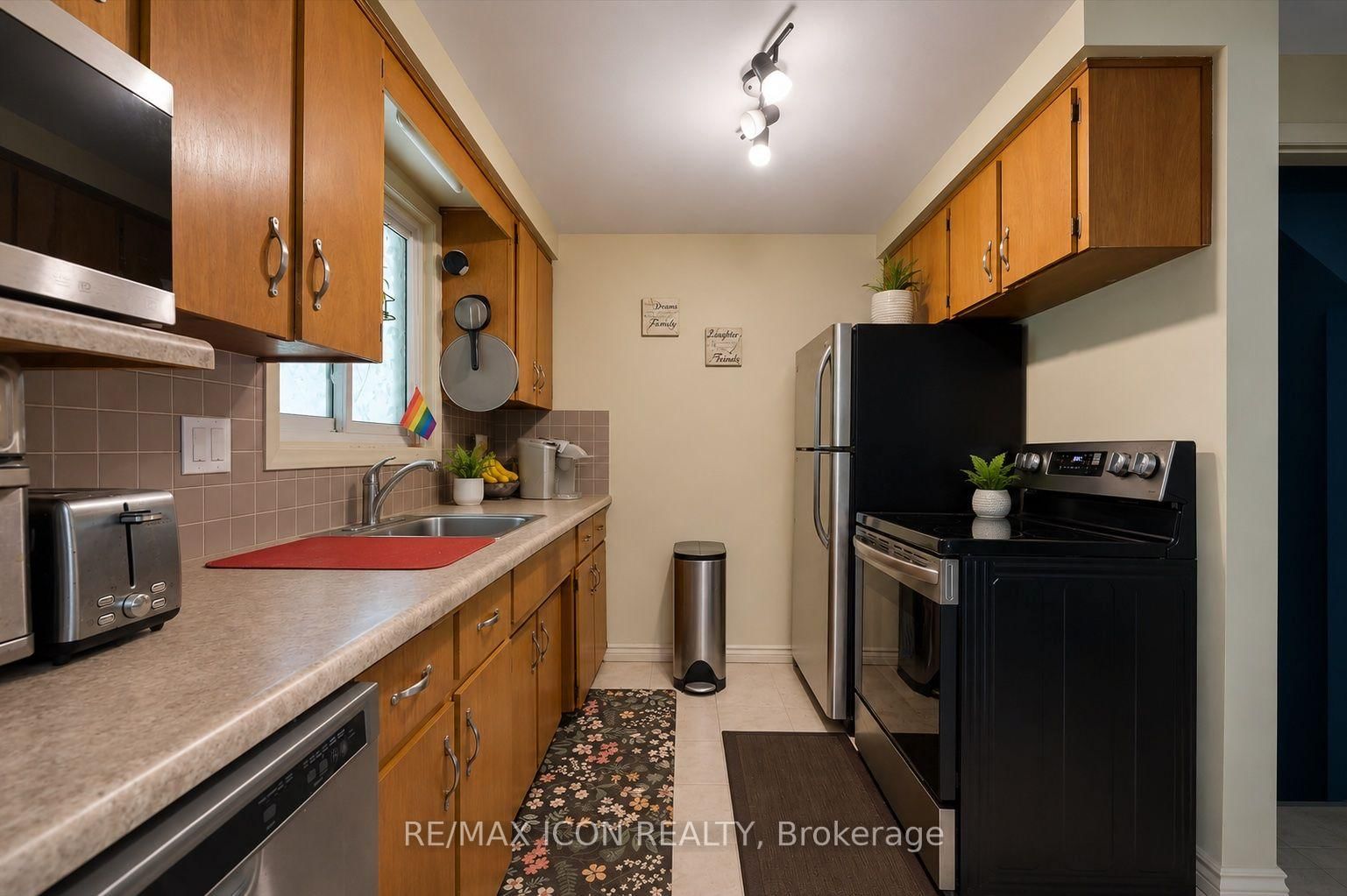 165 Selkirk Drive • Kitchener, ON photo 5