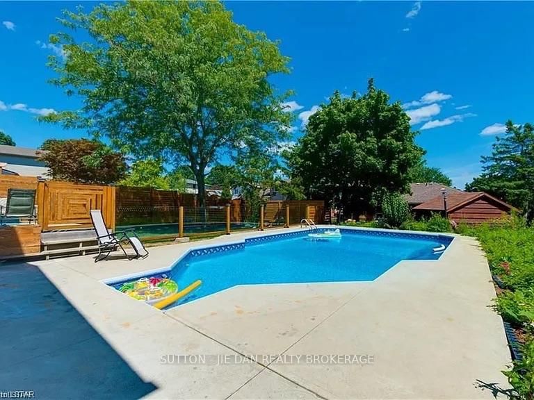1027 Flintlock Court