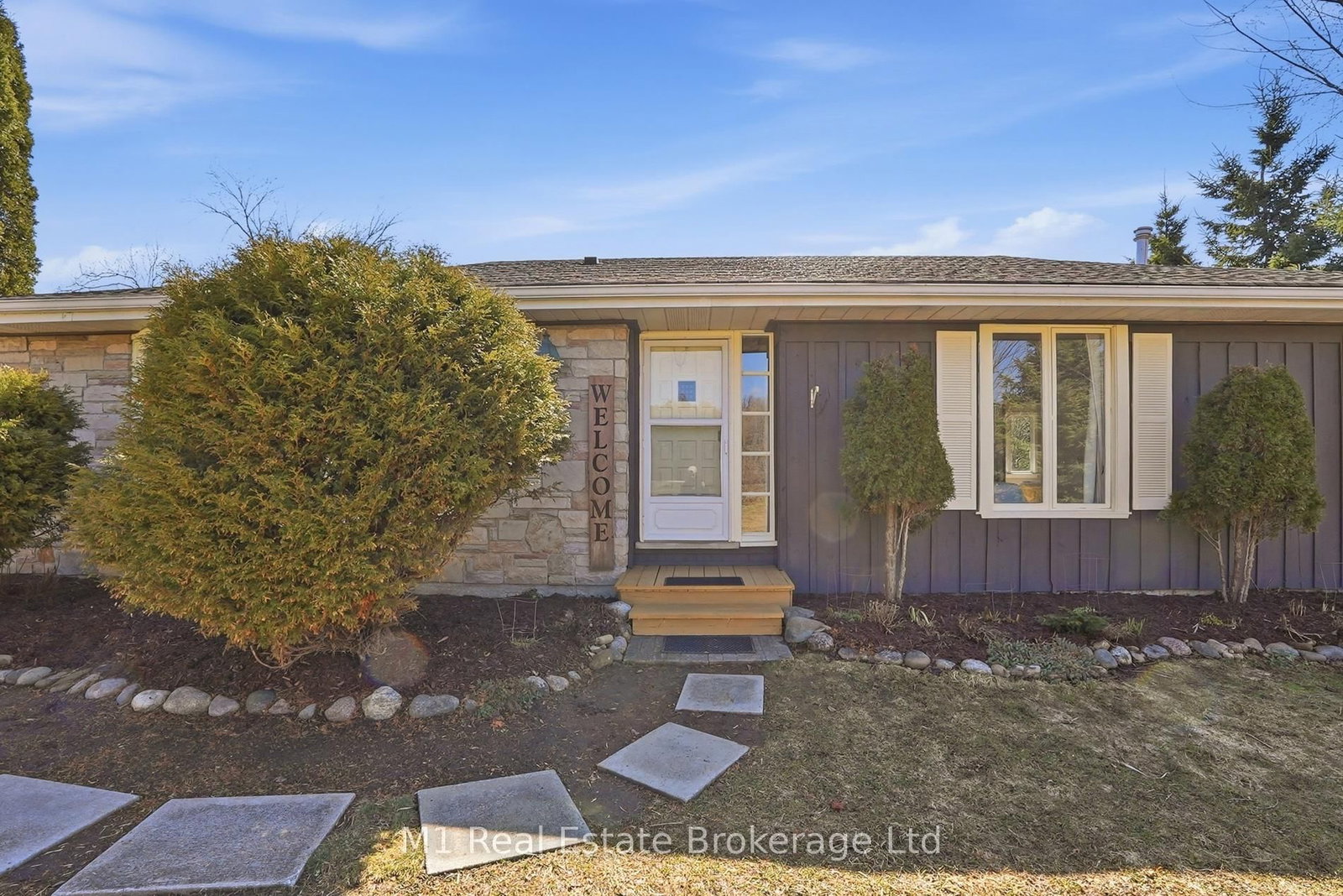 9467 Wellington Rd 124 • Erin, ON photo 2
