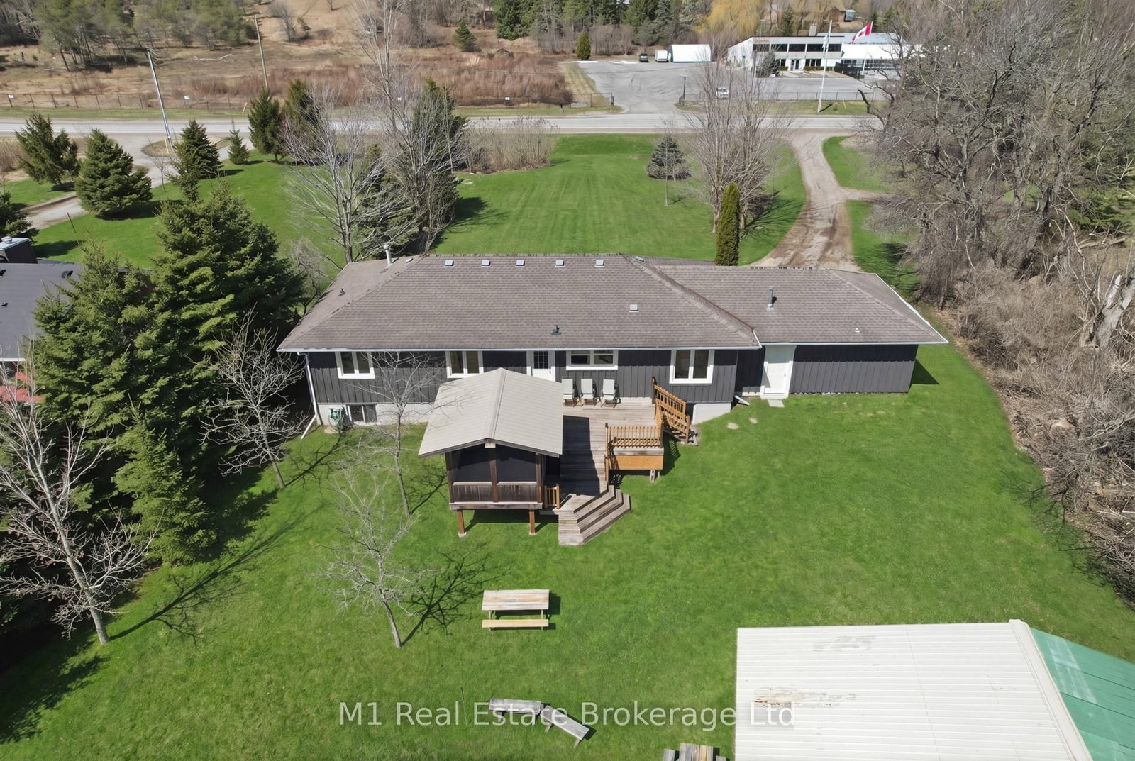 9467 Wellington Rd 124 • Erin, ON photo 38
