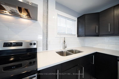 Unit UPPER — 76 Glenview Avenue — photo 5