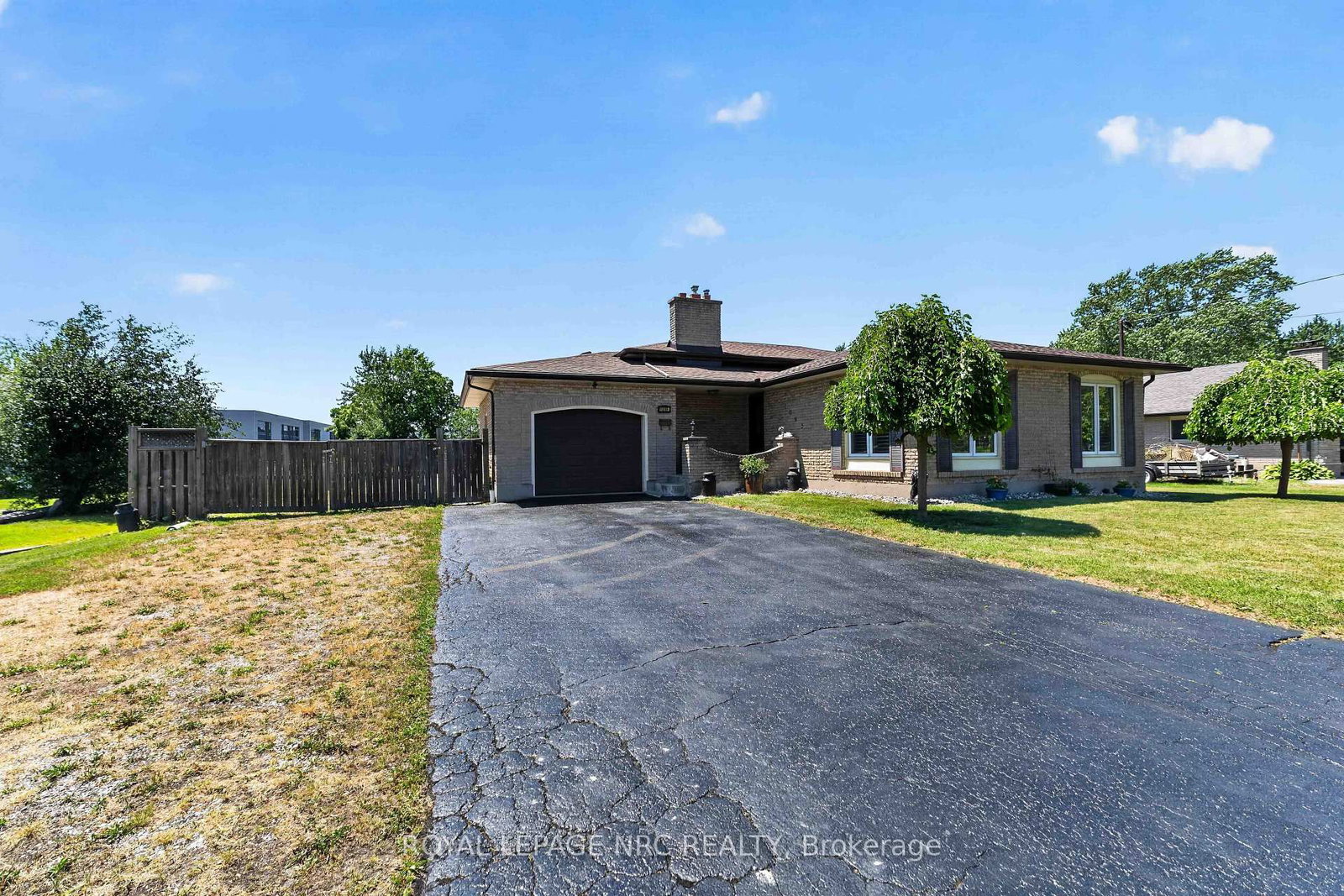 1095 Green Acres Drive • Fort Erie, ON photo 3