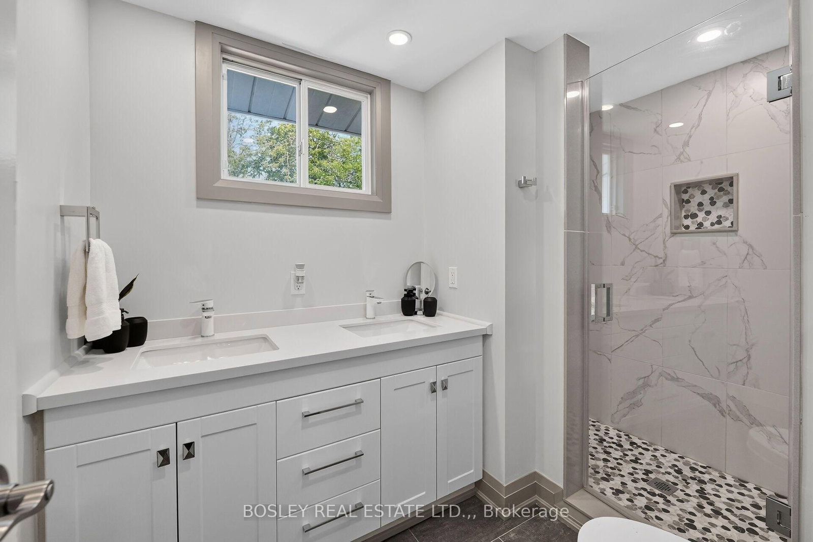 39 PLATOFF STREET • Niagara-on-the-Lake, ON photo 16