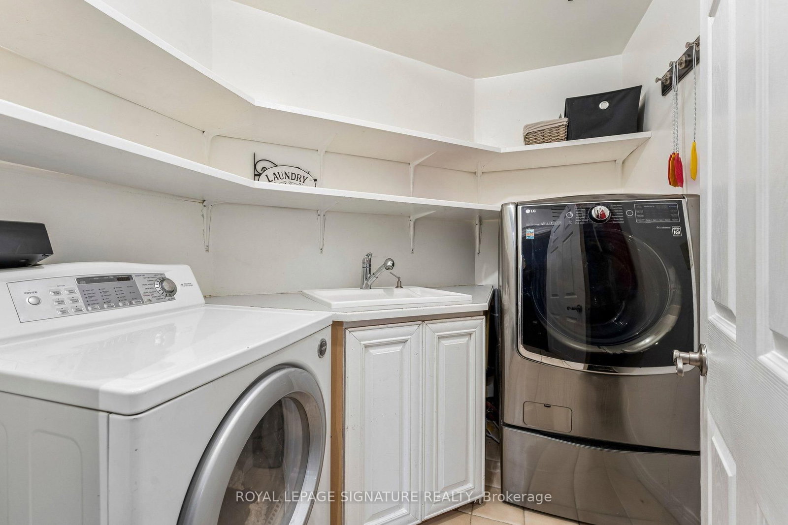16 Hilltop Crescent • East Garafraxa, ON photo 13