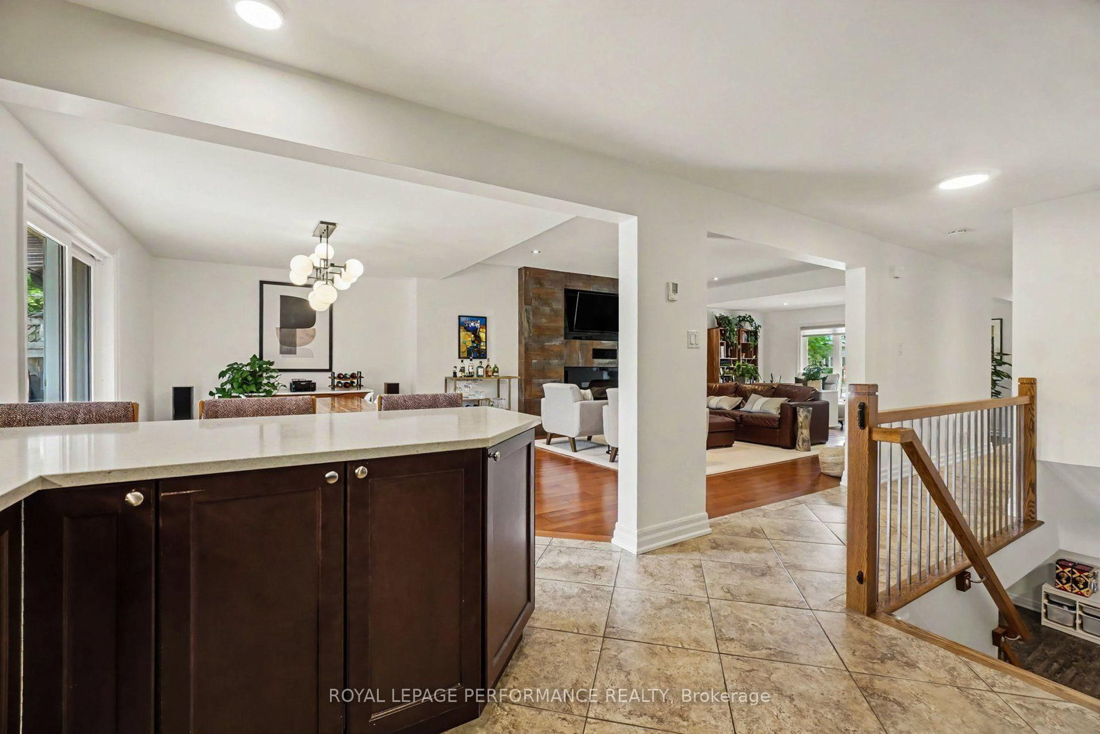 2061 Cabot Street • Ottawa, ON photo 10