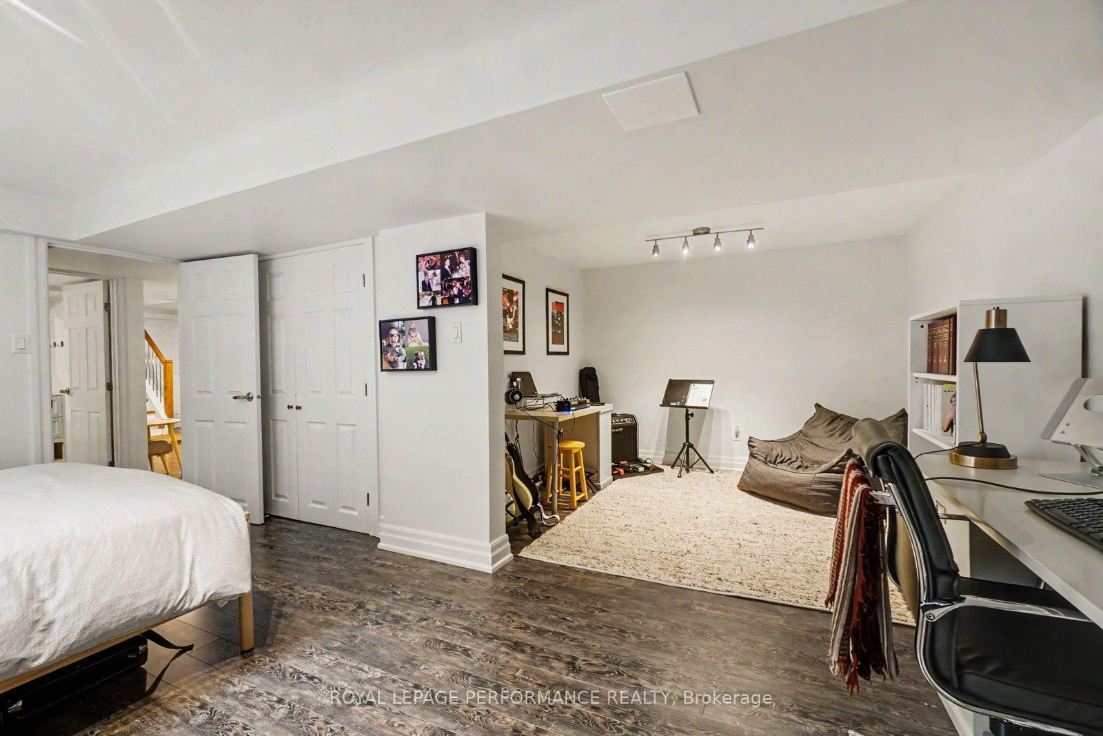 2061 Cabot Street • Ottawa, ON photo 26