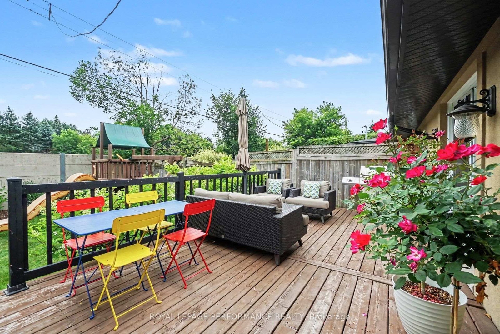 2061 Cabot Street • Ottawa, ON photo 32
