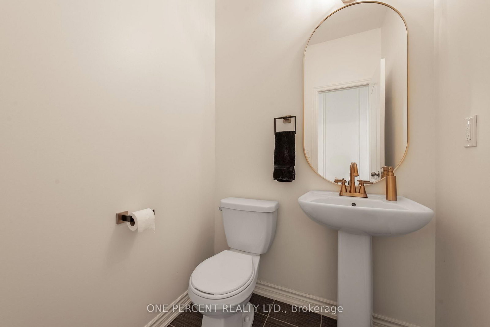 31 Courtney Street • Centre Wellington, ON photo 16