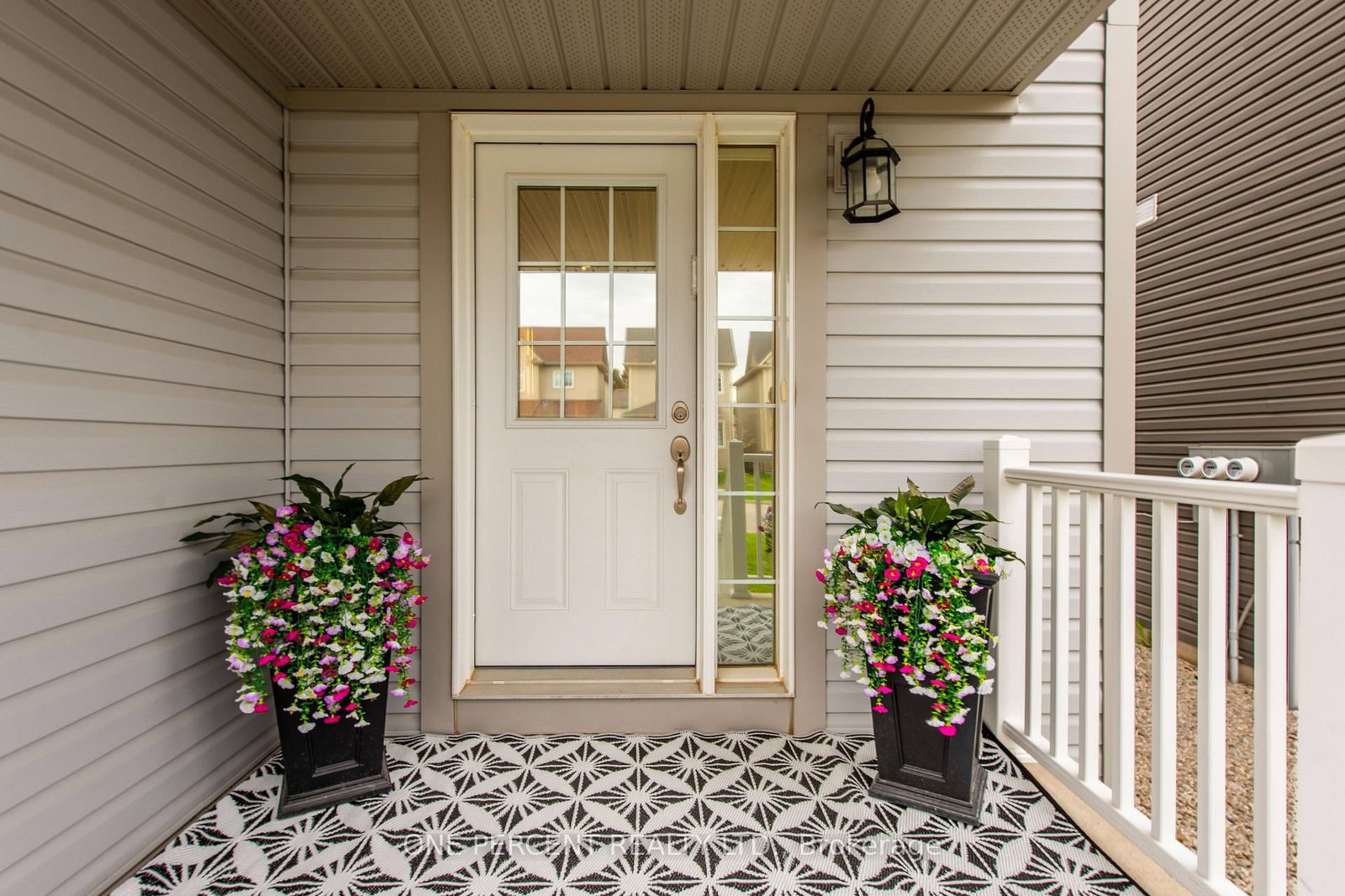 31 Courtney Street • Centre Wellington, ON photo 2