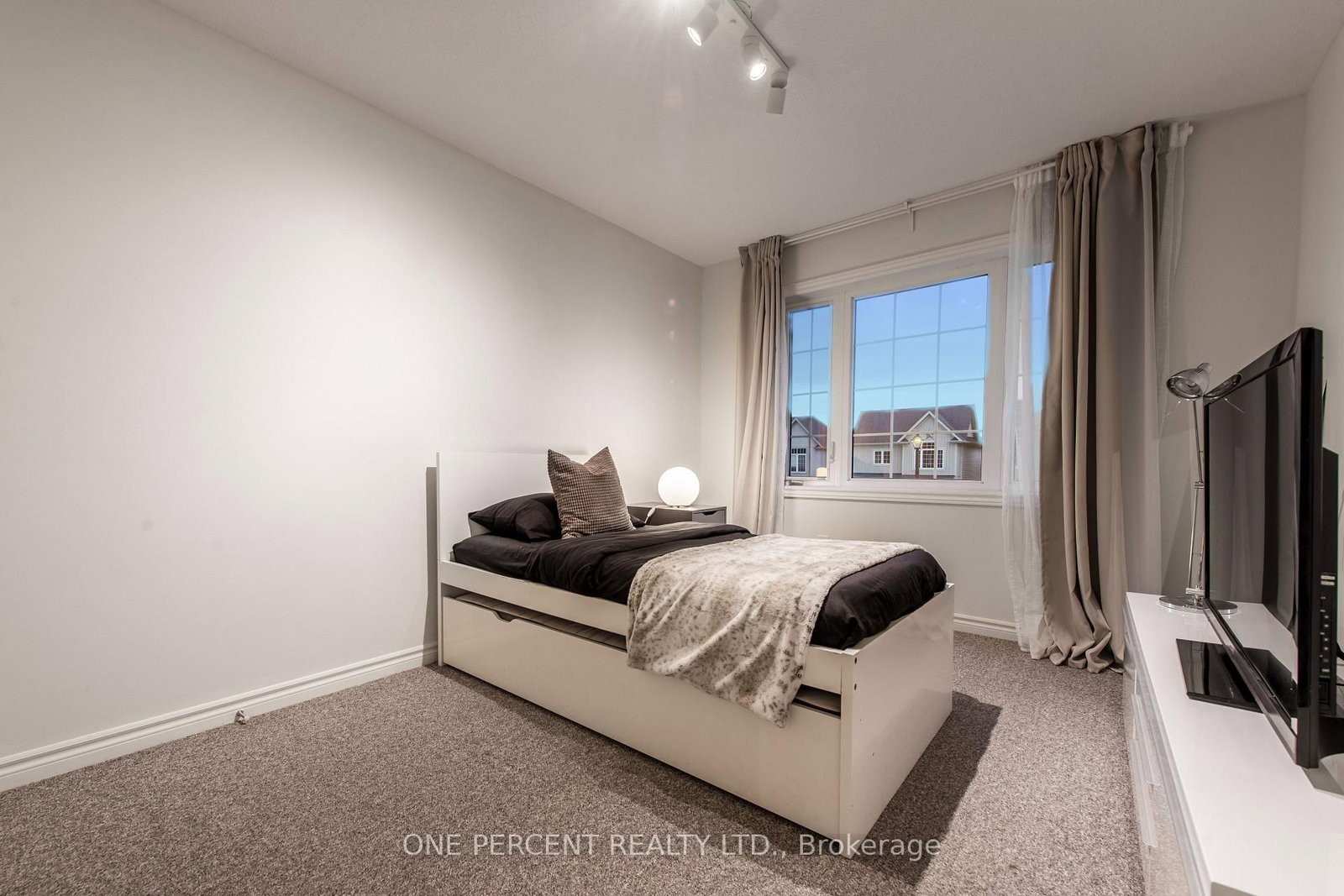 31 Courtney Street • Centre Wellington, ON photo 24
