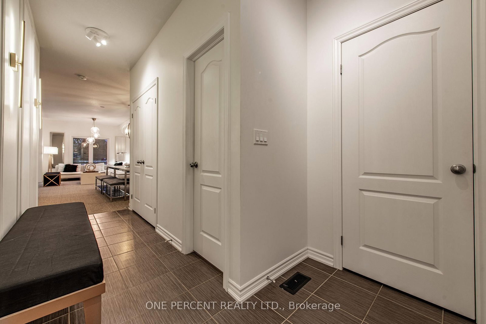31 Courtney Street • Centre Wellington, ON photo 3