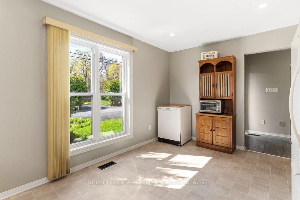 5529 Woodeden Drive • Ottawa, ON photo 10