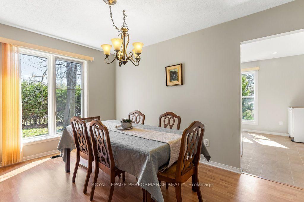 5529 Woodeden Drive • Ottawa, ON photo 12