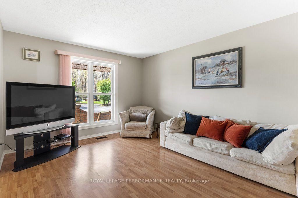 5529 Woodeden Drive • Ottawa, ON photo 17