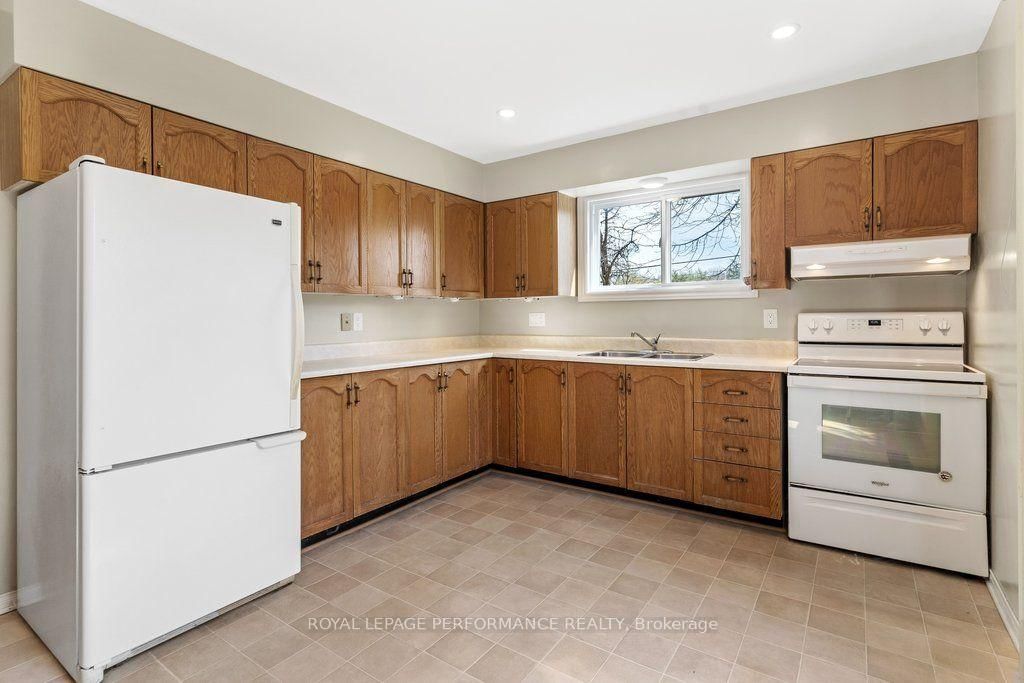 5529 Woodeden Drive • Ottawa, ON photo 8