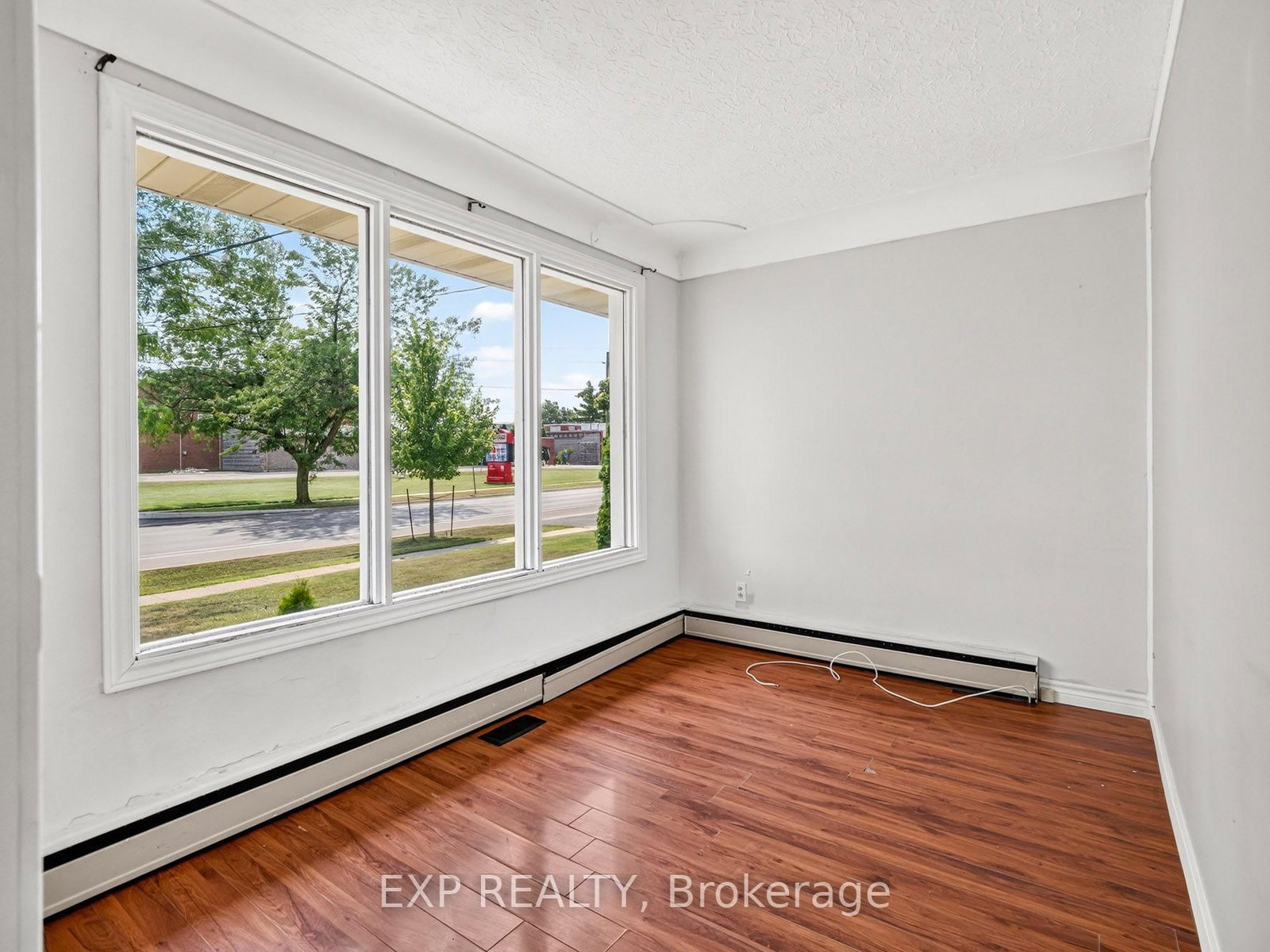 151 Wellington Street • Welland, ON photo 4