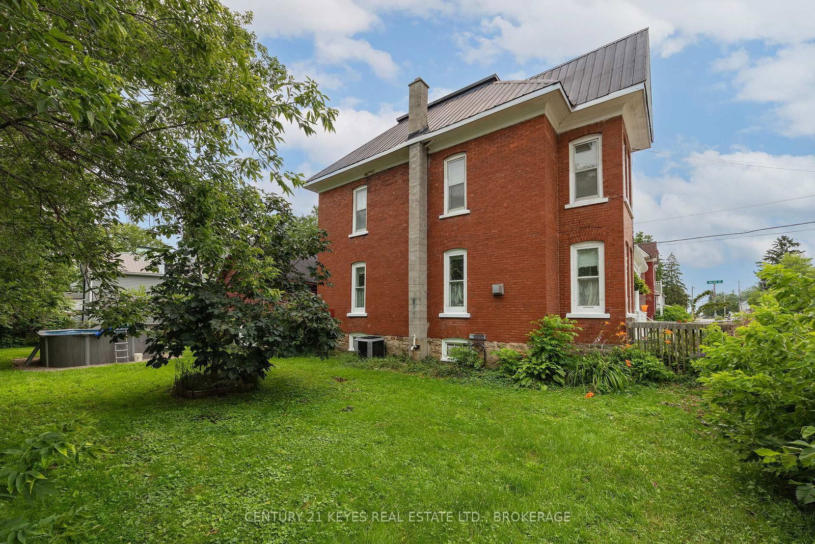 24 King St West Street W • Lansdowne Village, ON photo 13