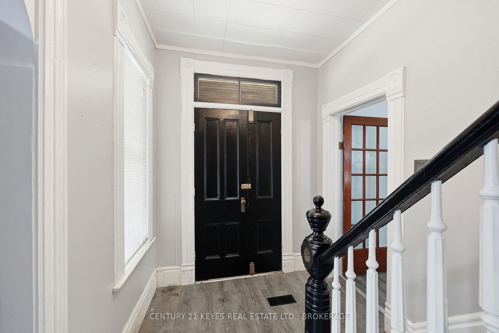 24 King St West Street W • Lansdowne Village, ON photo 15