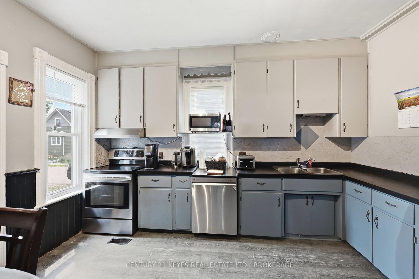 24 King St West Street W • Lansdowne Village, ON photo 19