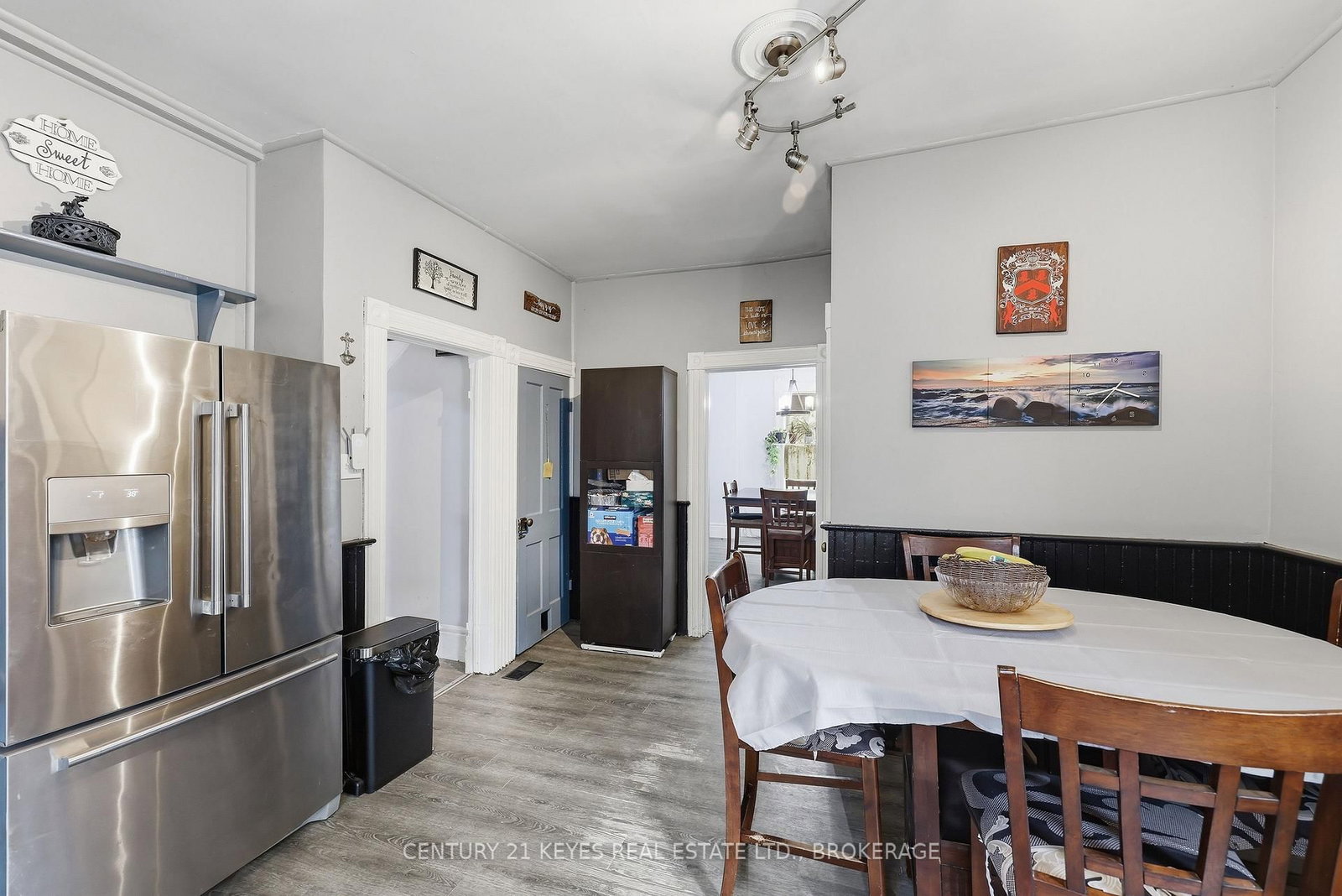 24 King St West Street W • Lansdowne Village, ON photo 20