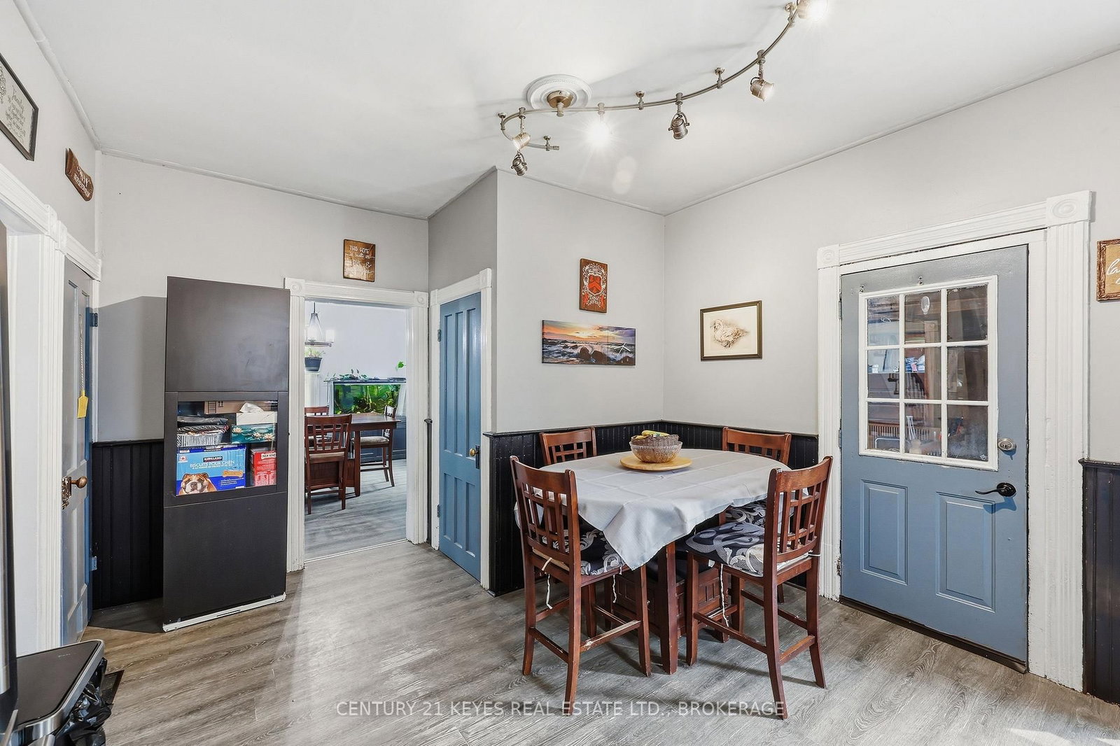 24 King St West Street W • Lansdowne Village, ON photo 21