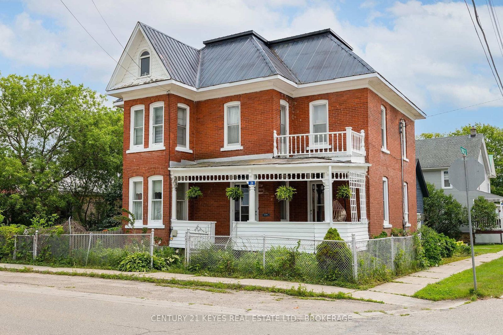 24 King St West Street W • Lansdowne Village, ON photo 3