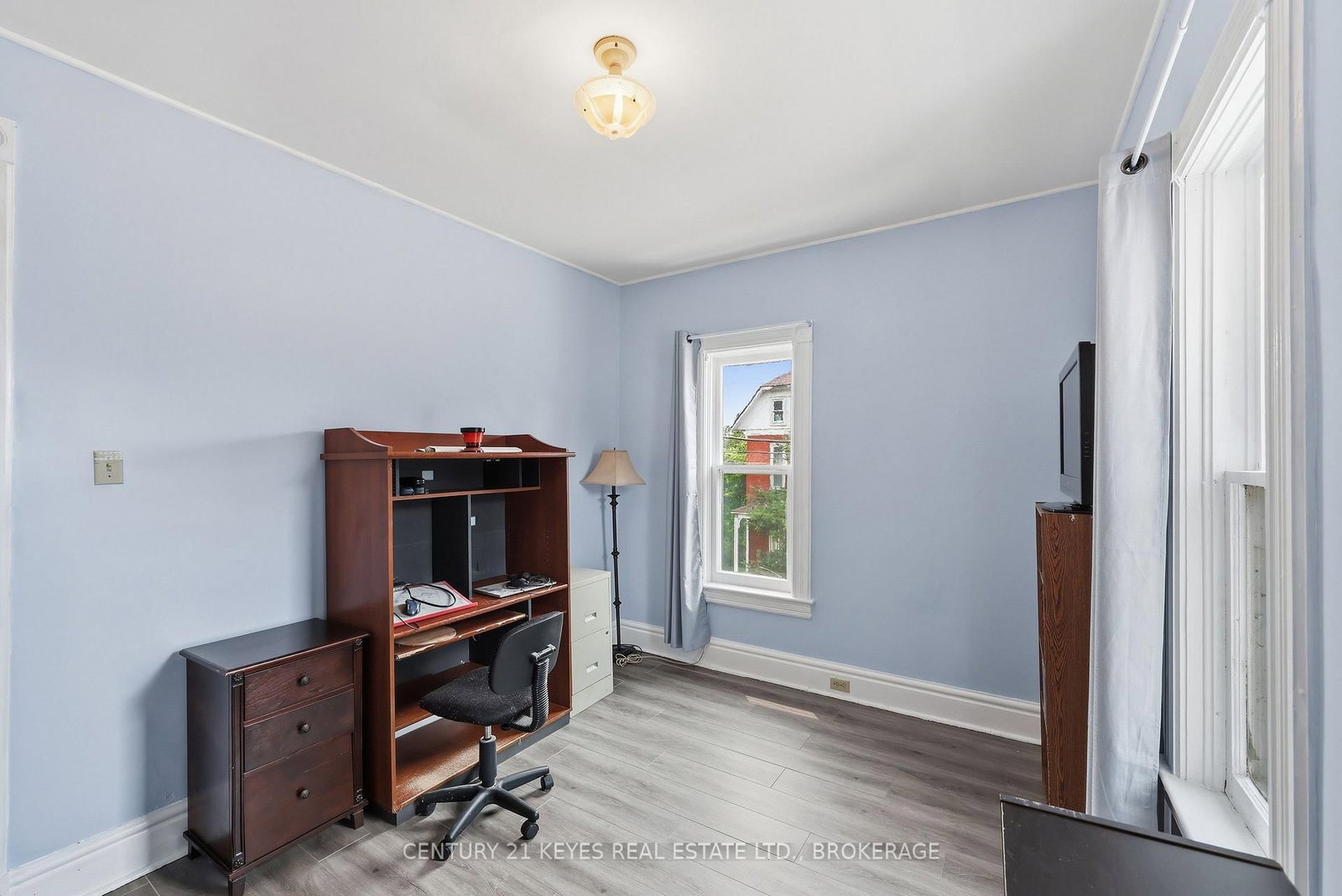 24 King St West Street W • Lansdowne Village, ON photo 41
