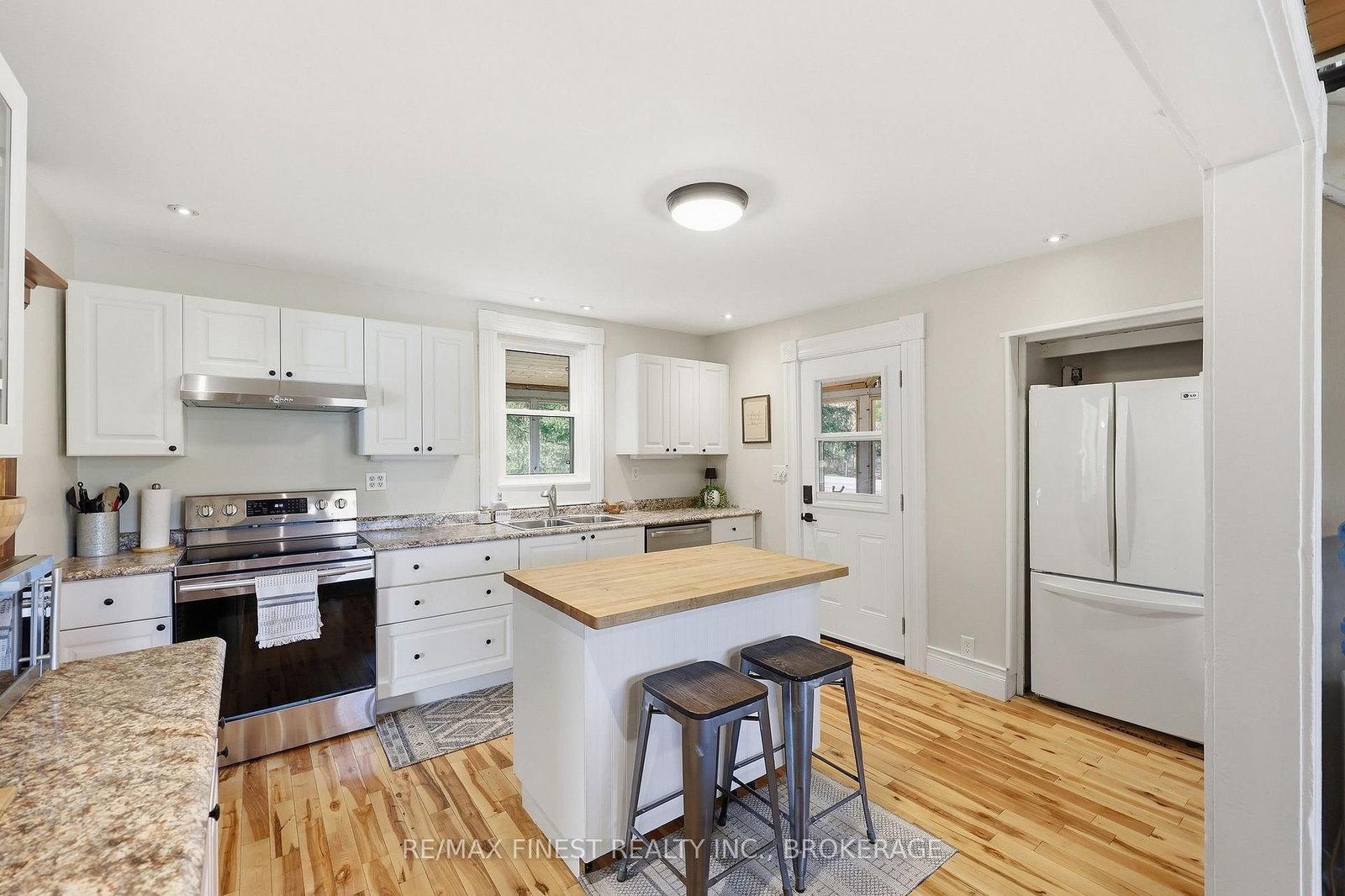 402 Jones Falls Road • Rideau Lakes, ON photo 15