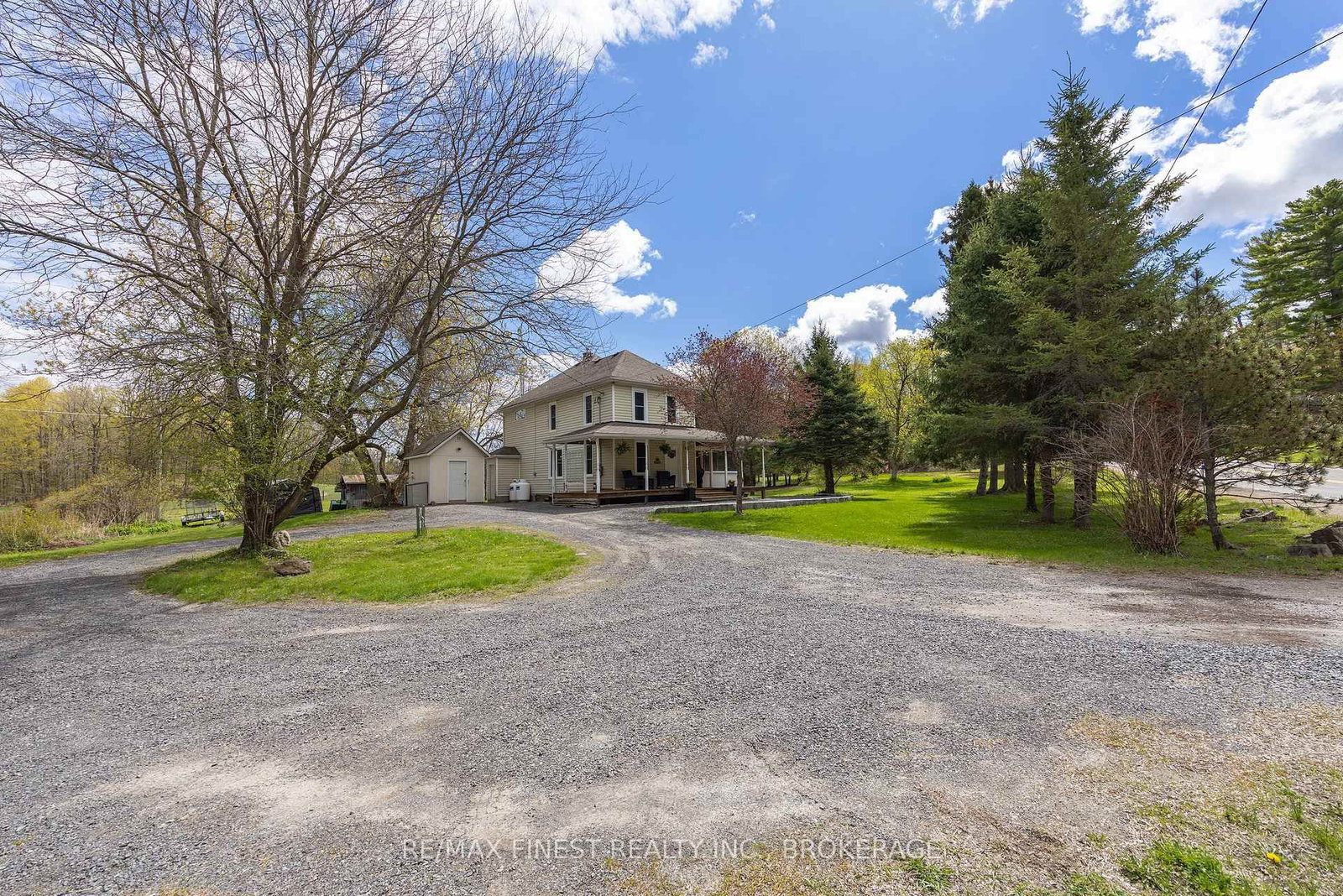 402 Jones Falls Road • Rideau Lakes, ON photo 2