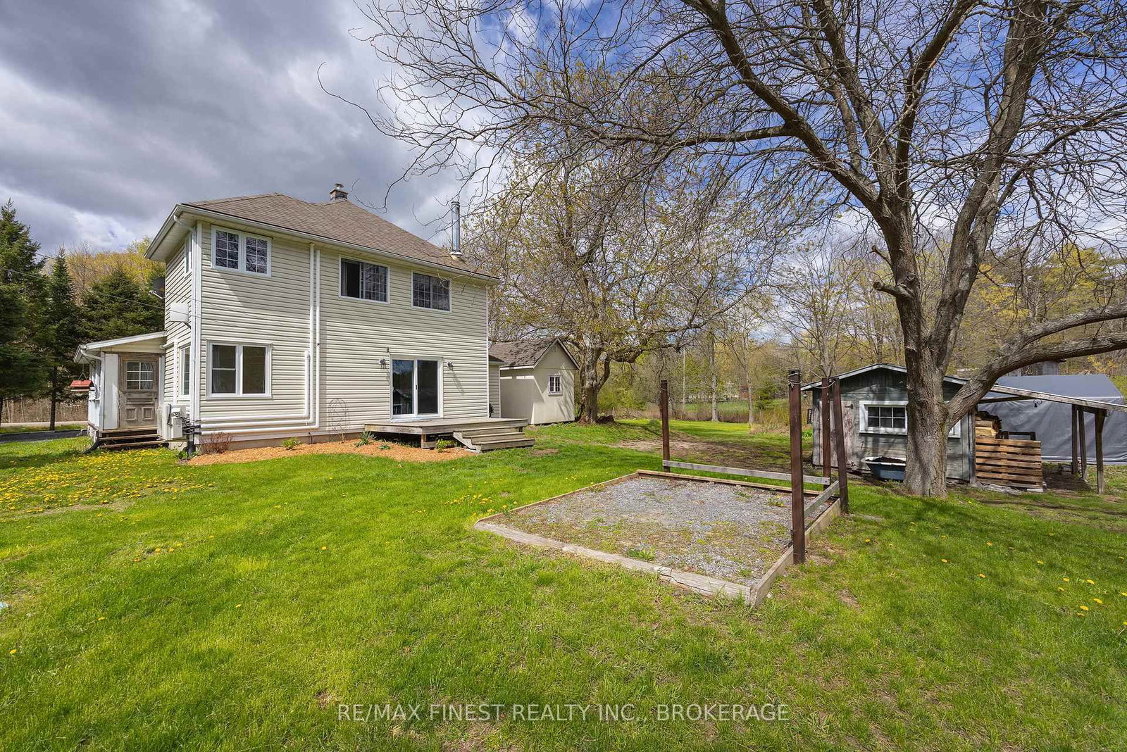 402 Jones Falls Road • Rideau Lakes, ON photo 39