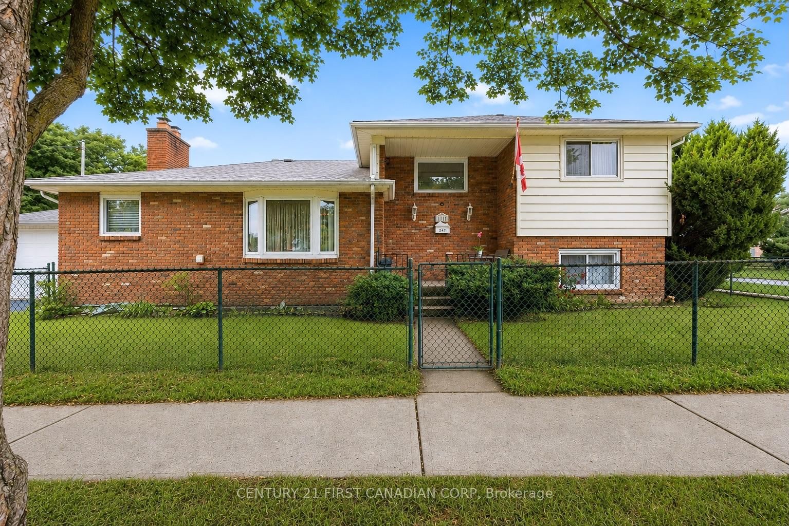 184 Durand Street • Sarnia, ON photo 1