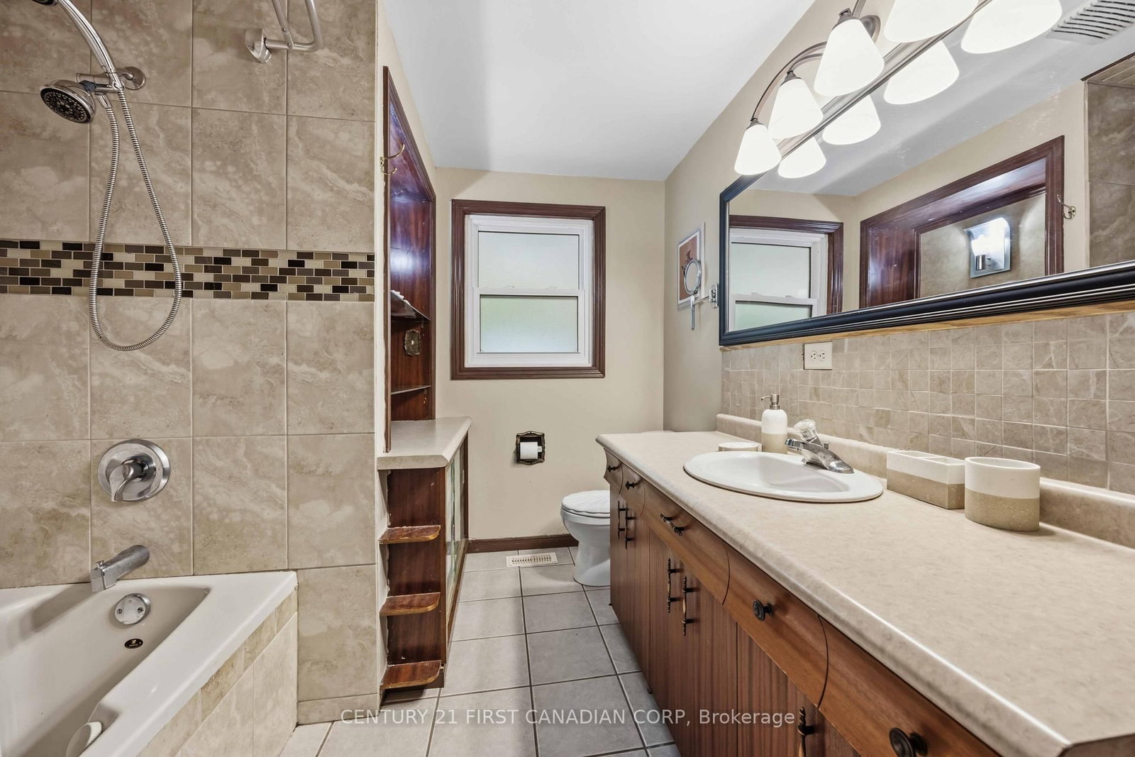 184 Durand Street • Sarnia, ON photo 12