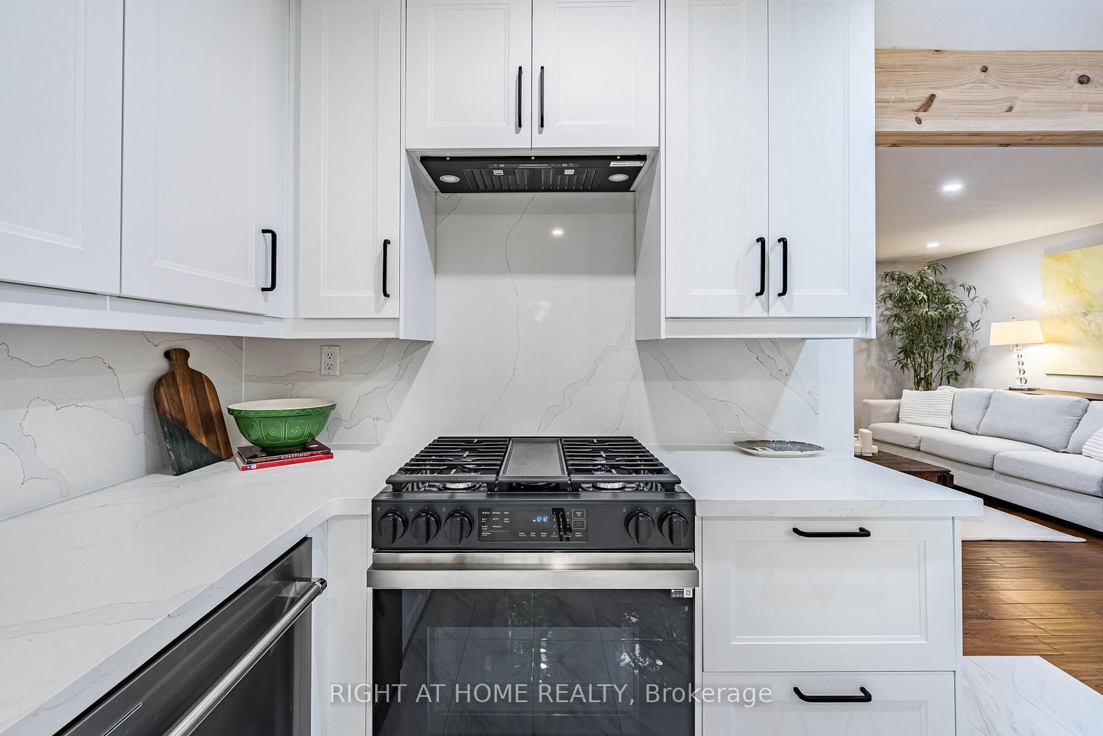 9 Hilts Drive • Hamilton, ON photo 18