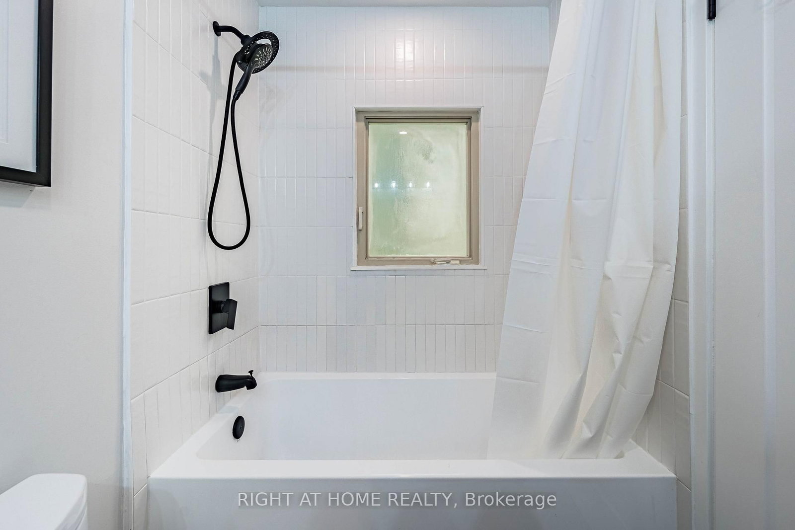 9 Hilts Drive • Hamilton, ON photo 23