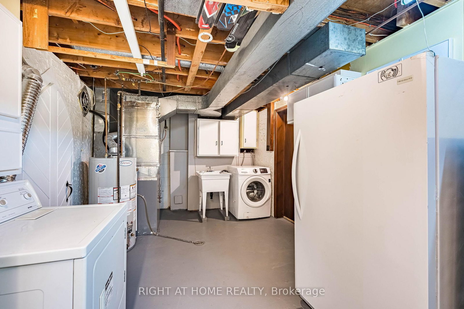 9 Hilts Drive • Hamilton, ON photo 34