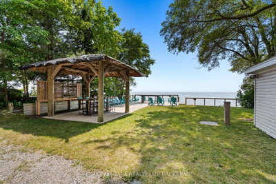 12343 Lakeshore Road • Wainfleet, ON photo 2