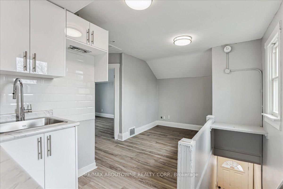 18 Linwood Street • St. Catharines, ON photo 15