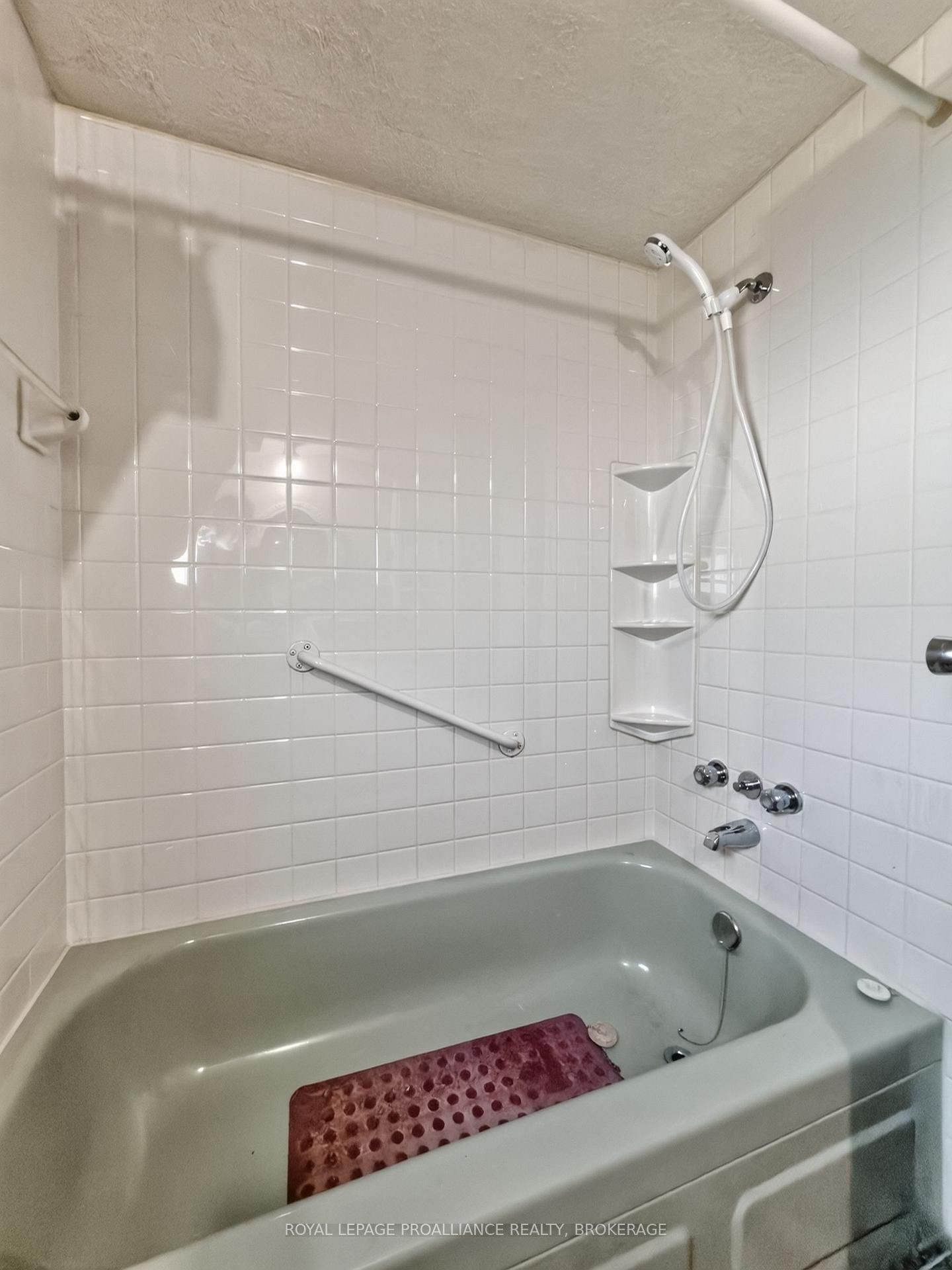 39 Worthington Way • Kingston, ON photo 15