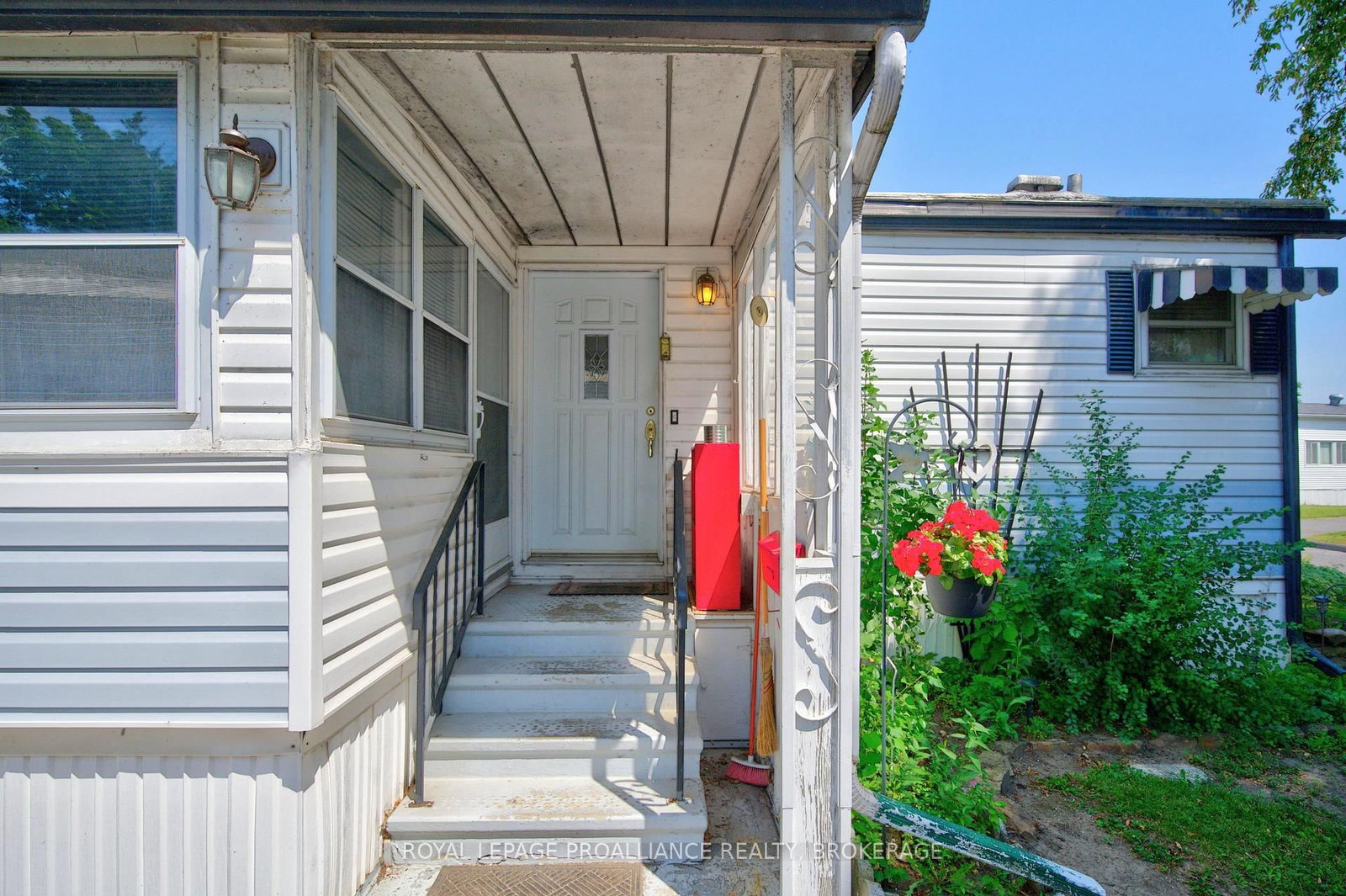 39 Worthington Way • Kingston, ON photo 5
