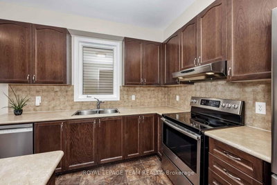 2225 Watercolours Way • Ottawa, ON photo 8