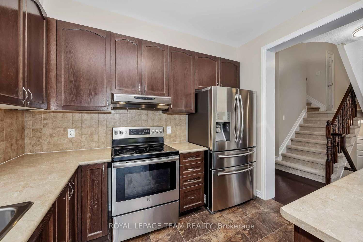 2225 Watercolours Way • Ottawa, ON photo 9