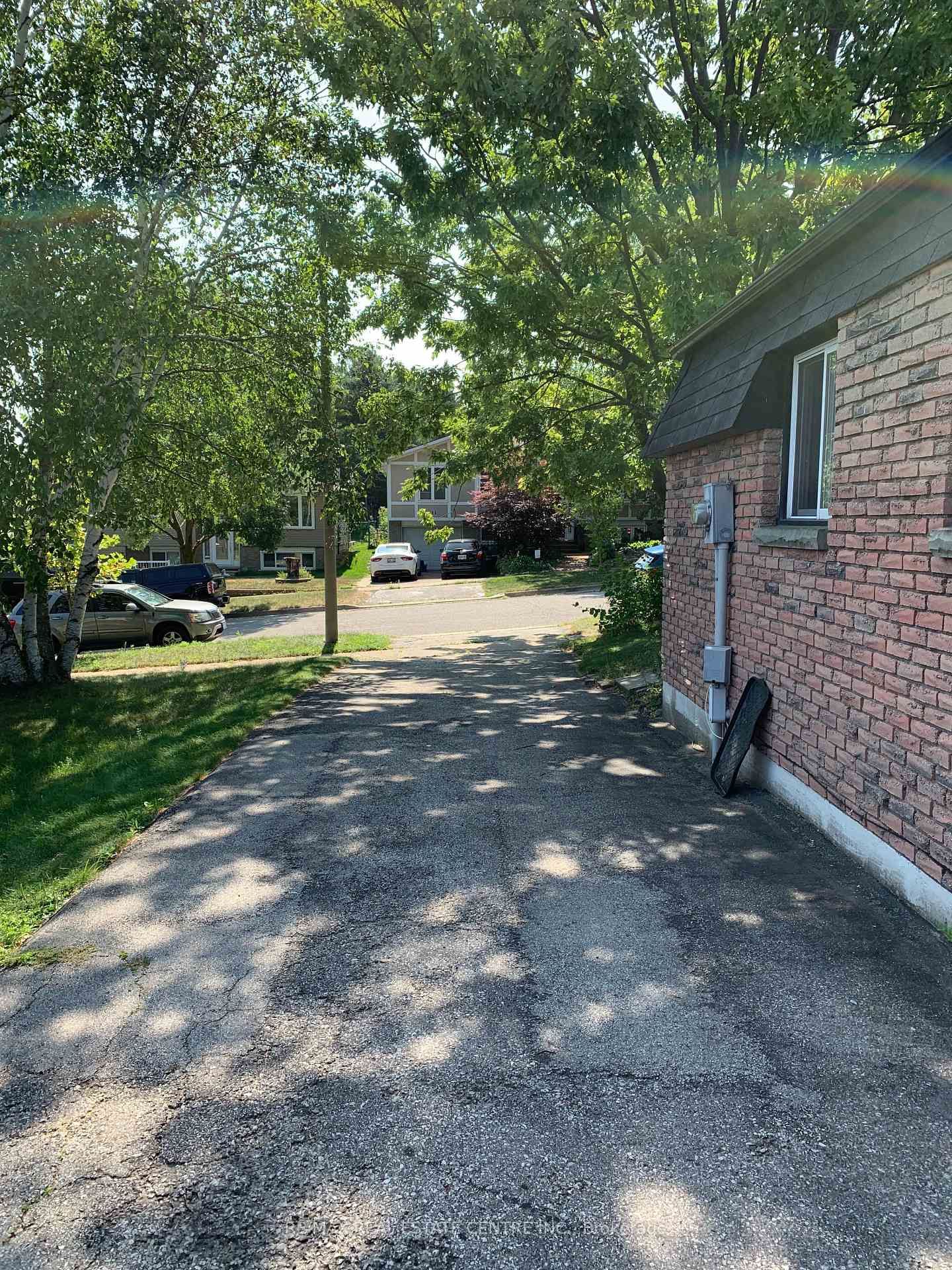 14 Sandsprings Crescent • Kitchener, ON photo 18