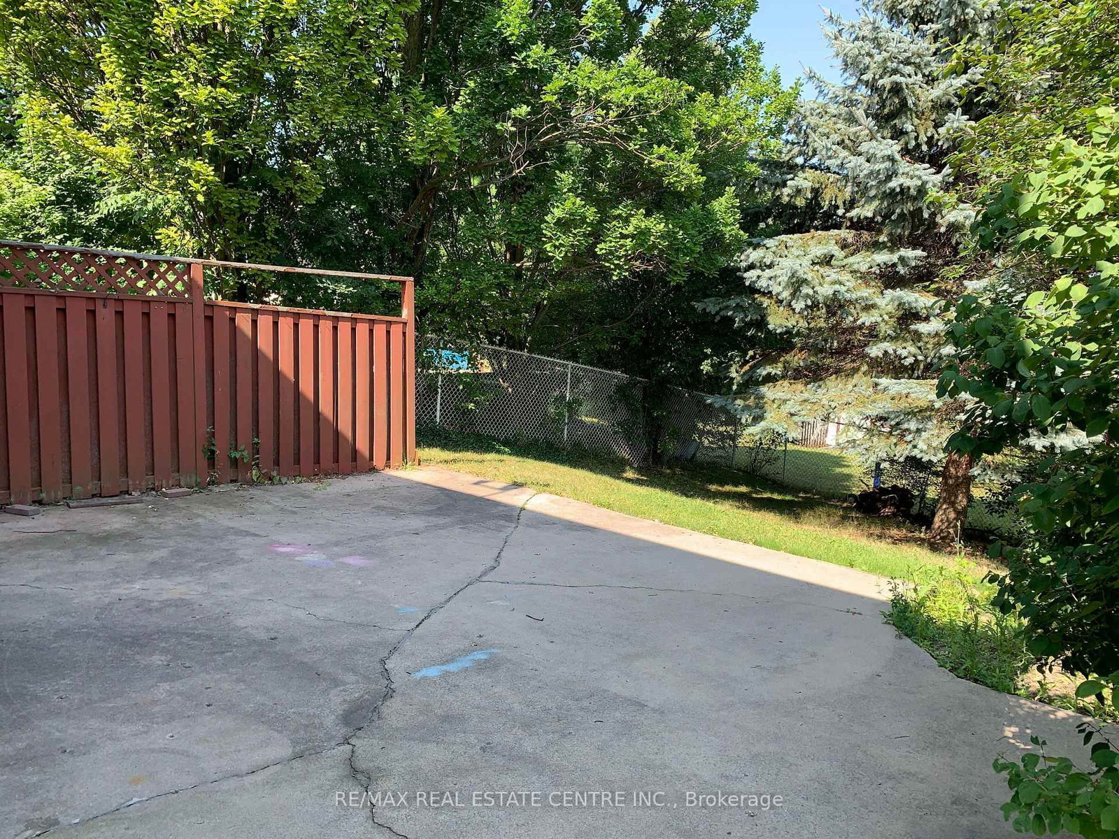 14 Sandsprings Crescent • Kitchener, ON photo 32