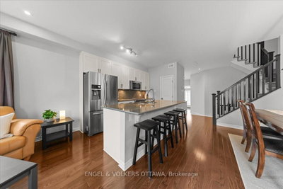 520 Rochefort Circle • Ottawa, ON photo 4