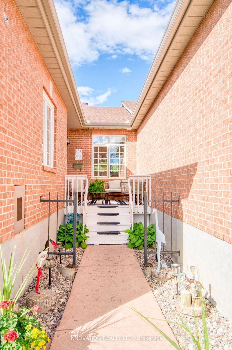 27 Eileen Crescent