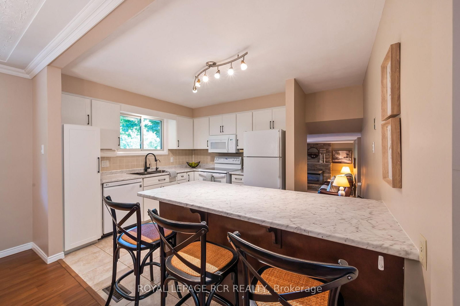 137 White Pine Crescent • Waterloo, ON photo 11