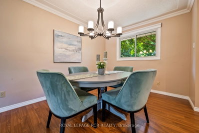 137 White Pine Crescent • Waterloo, ON photo 6